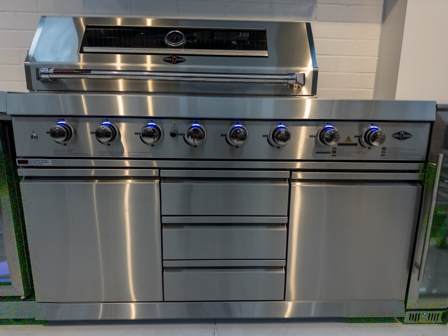 L Shape 304SS Hurricane BBQ Inc 3DR Fridge, 118L Fridge,30” Pizza Oven, 150CM 304SS Rangehood, Rotisserie & Covers