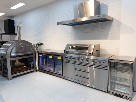 L Shape 304SS Hurricane BBQ Inc 3DR Fridge, 118L Fridge,30” Pizza Oven, 150CM 304SS Rangehood, Rotisserie & Covers